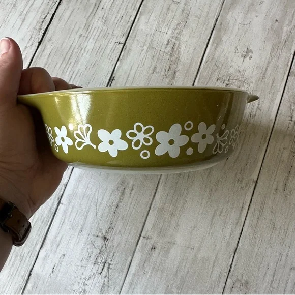 PREOWNED VINTAGE PYREX GREEN FLORAL DAISY PRINT BOWL - Picture 4 of 6